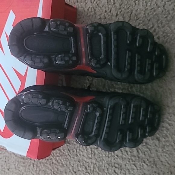 Nike - Picture 4 of 4